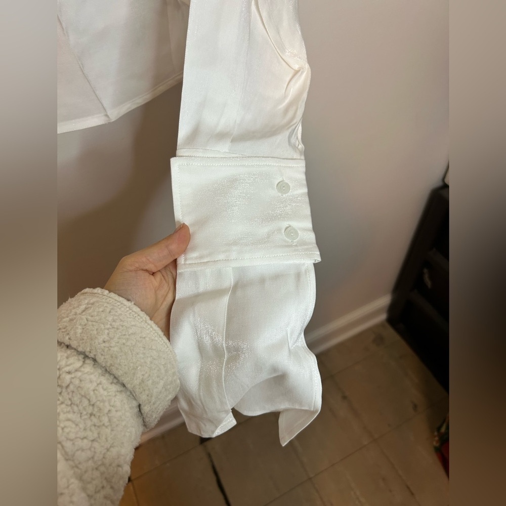 Nwt Onarin Mr. Mandarin White Metallic Cropped Button Down — image 7 of 8